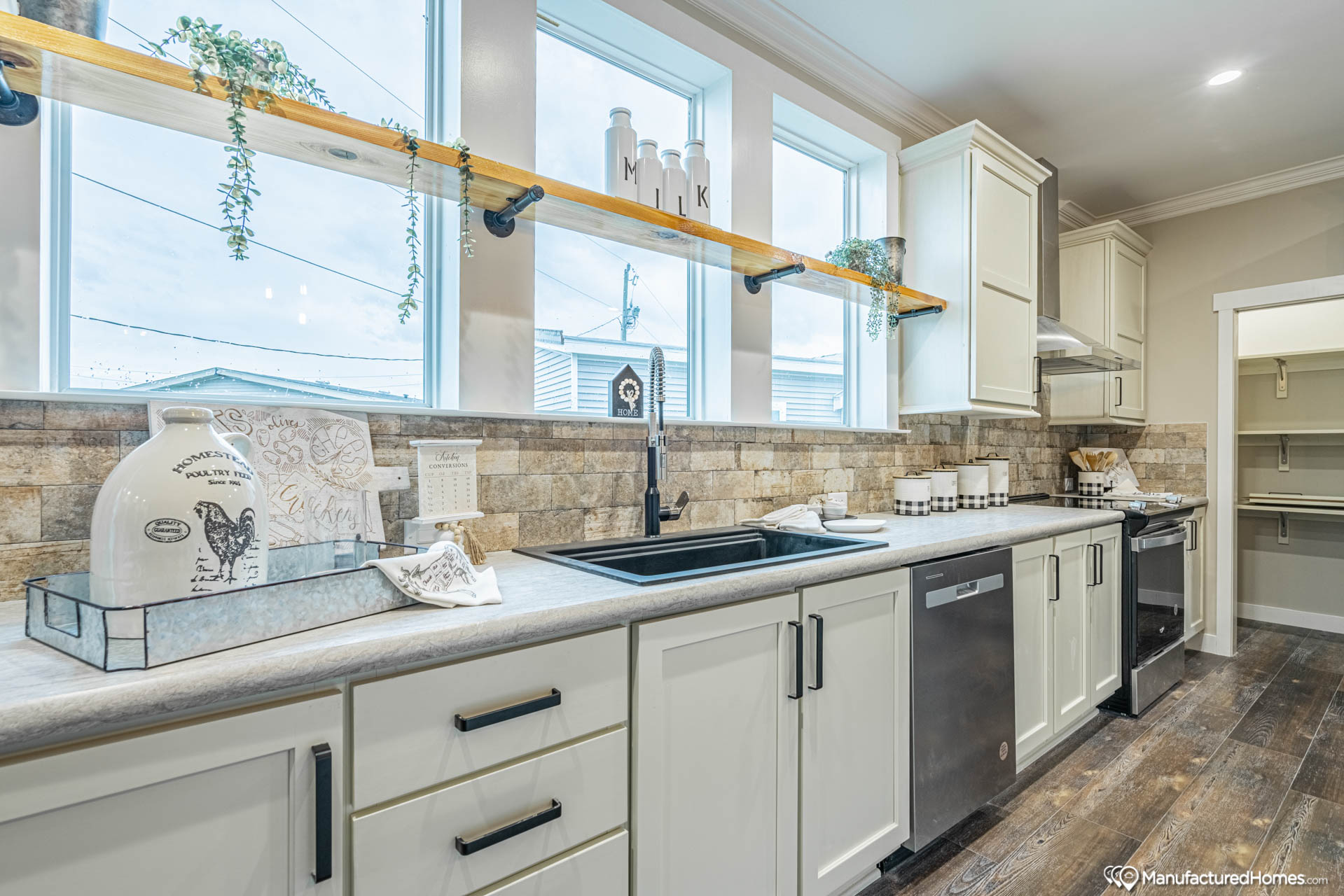 Lifestyle Series Easton Farmhouse 30683A Mobile Homes For Sale Showcase Homes Direct